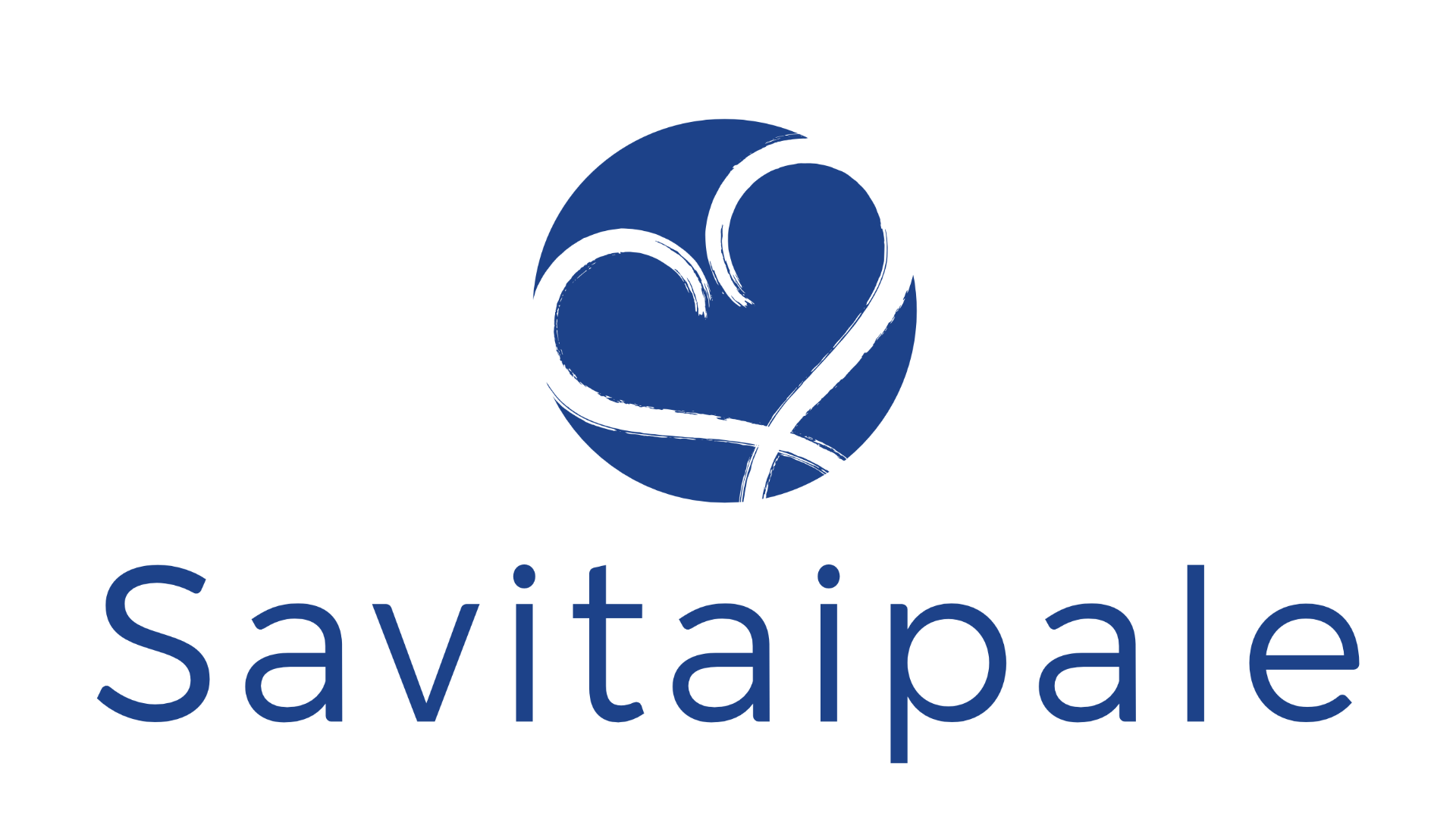 Savitaipale - Sydämmellä Sovussa Sisulla. Logo ja slogan.
Sininen sydän ja käsi -logo sekä Savitaipale-teksti mustalla taustalla.